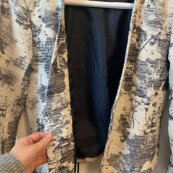 Host pick 💙 Navy and White Blazer - Only - Picture 2 of 3